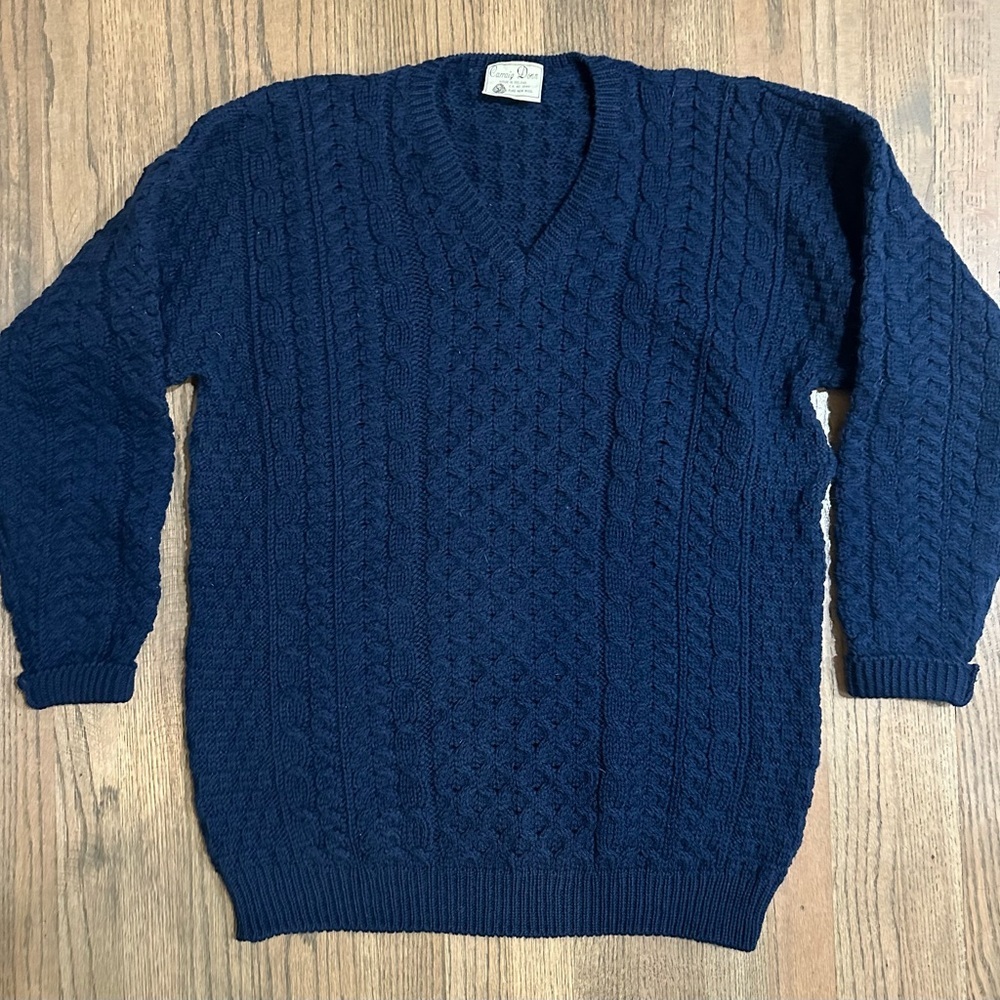 Vintage Carraig Donn Made In Ireland Pure New Wool Sweater-Size Large-Navy Blue